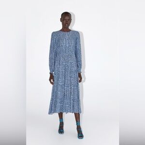 Zara blue printed midi dress size small